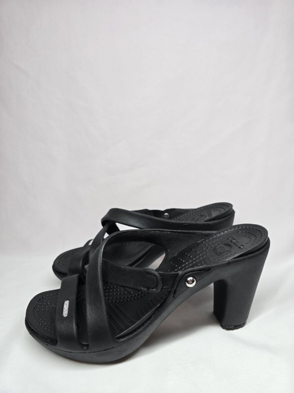 Women's Crocs Cyprus IV Heels Sandals Size 7 Black Discontinued Style